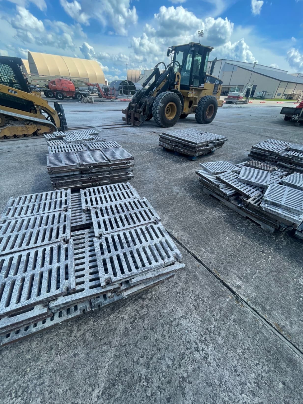 17" Wide Bolted Neenah R-4999-EX Series Trench Grate 3