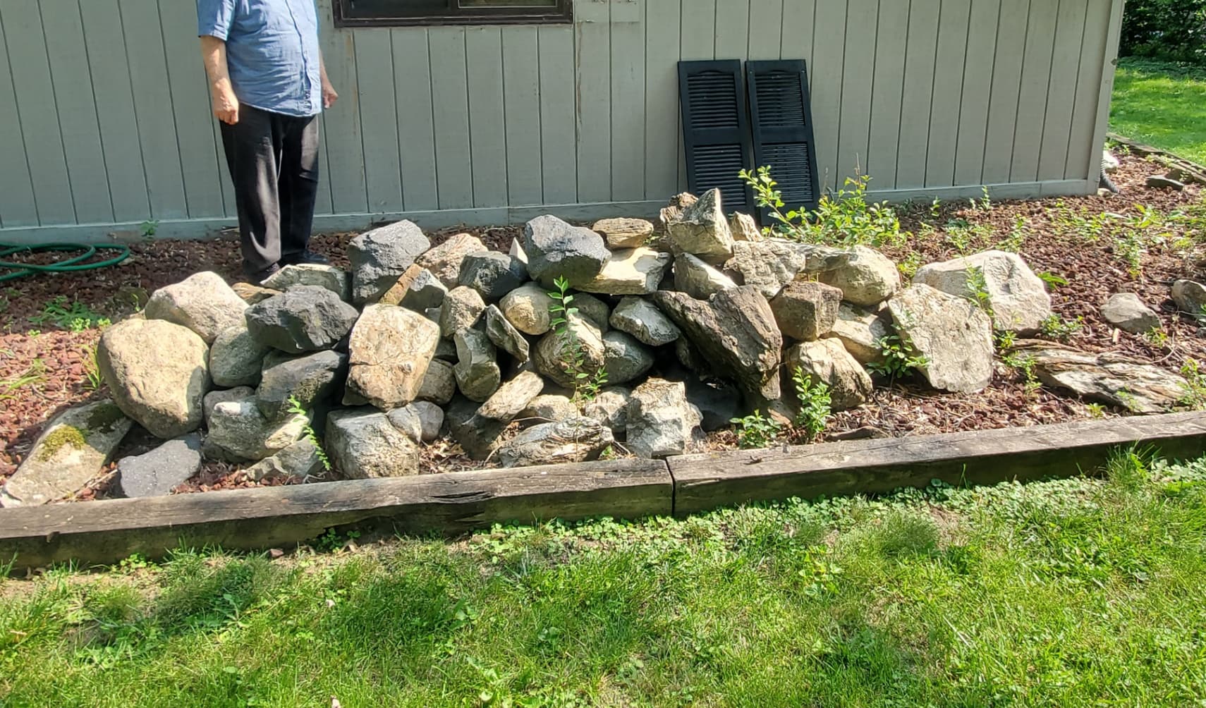 Landscaping decorative rocks and boulders, c. 6 tons total weight