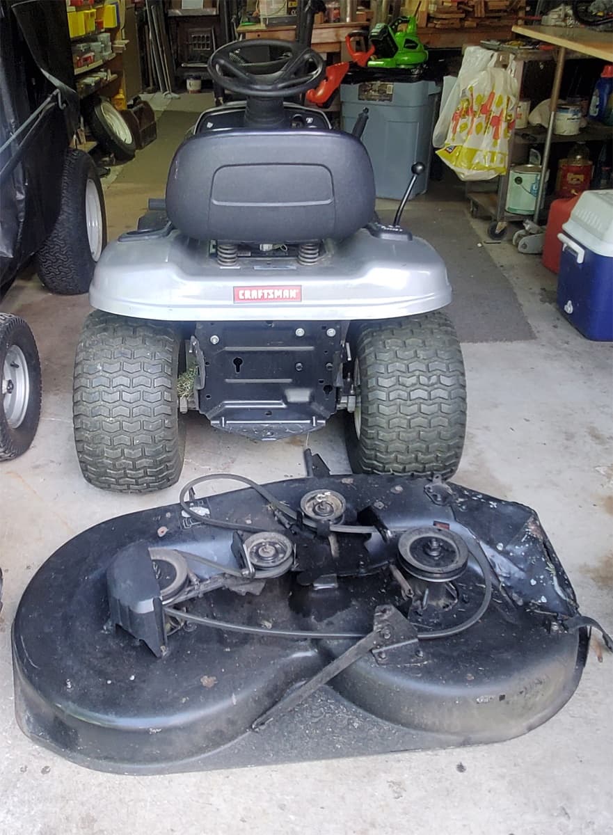Craftsman Lawn Tractor, 17.5HP/42" Deck for sale 2